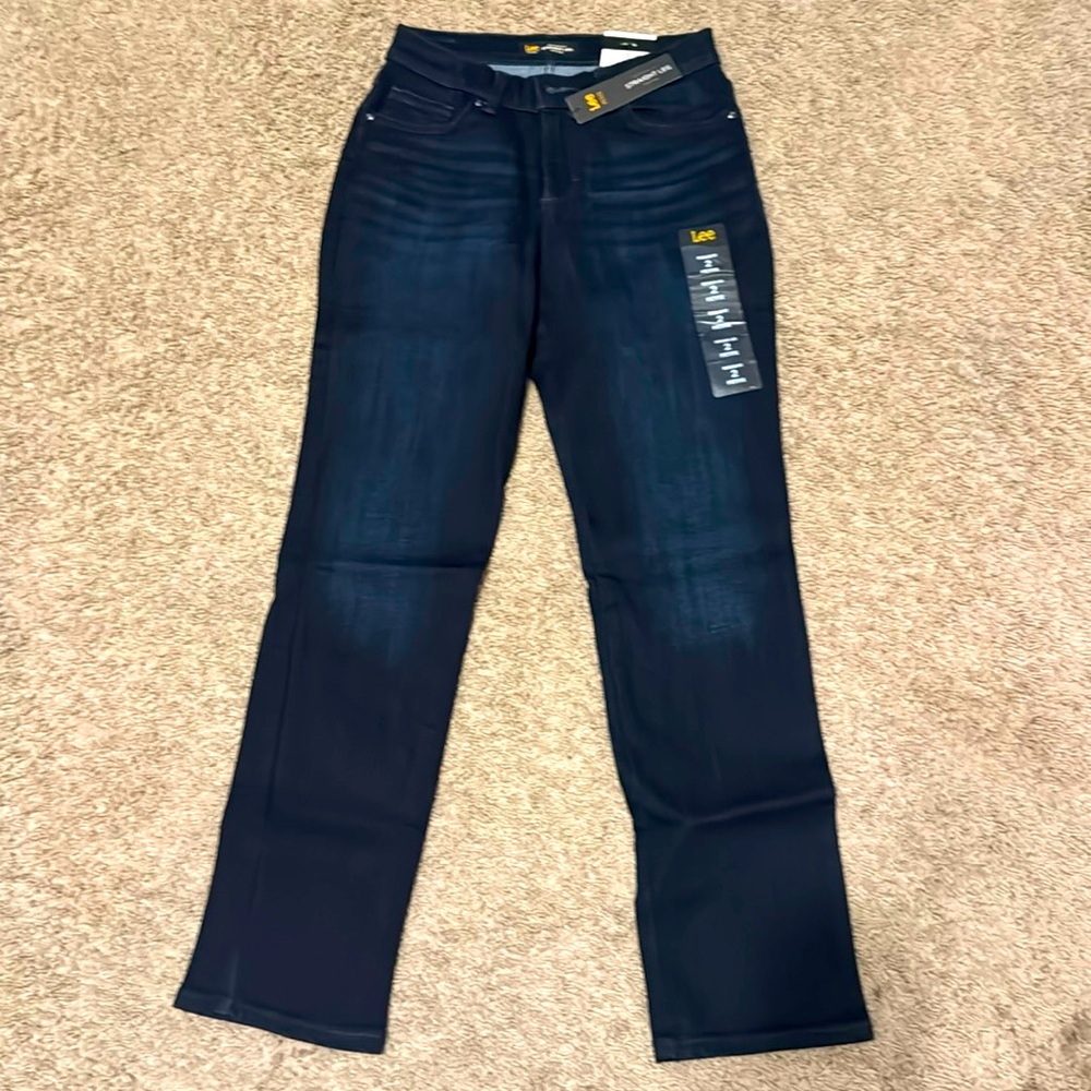 Lee straight leg jeans. NWT. 2p